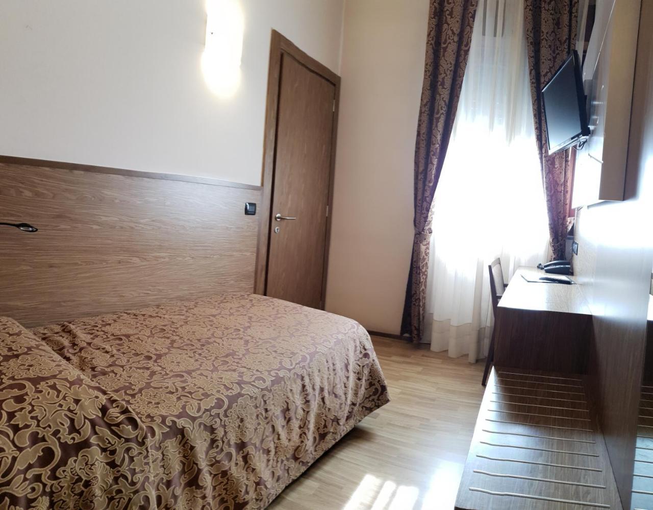 Ristorante Il Delfino Hotel Novara